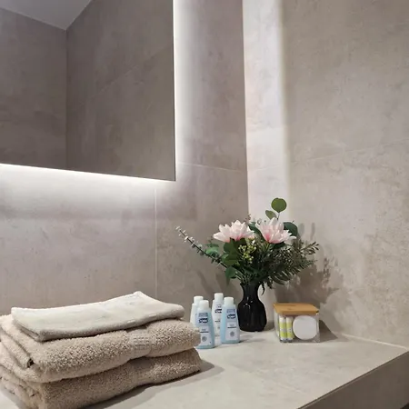 Potockiego Private Parking Self Check-in شقة *