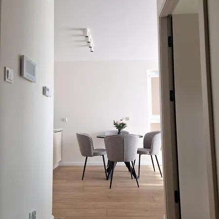 Potockiego Private Parking Self Check-in رشيشوف