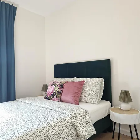 Potockiego Private Parking Self Check-in * Rzeszów